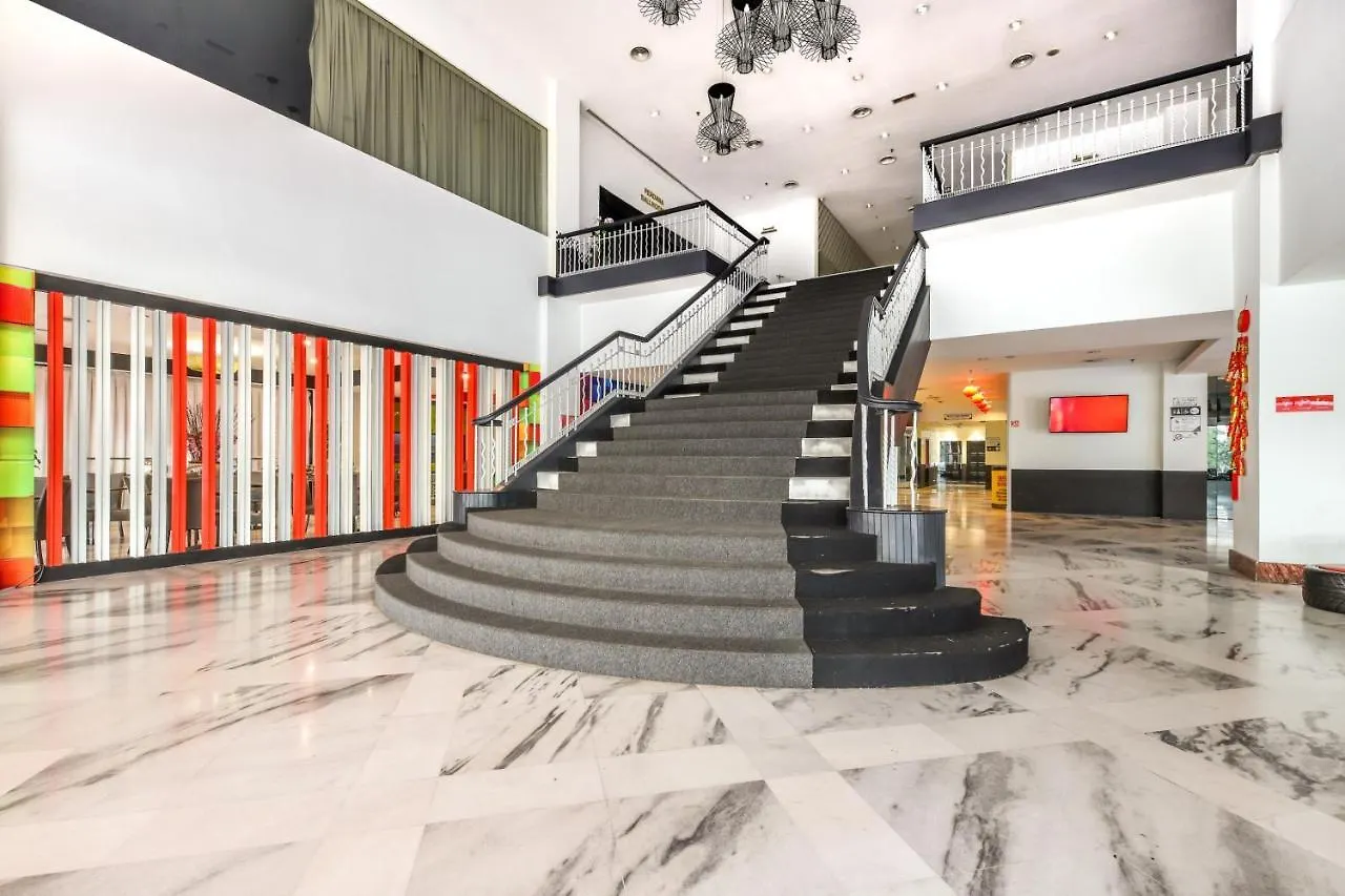 ***  Oyo Capital O 89357 Unicorn Hotel Seri Kembangan Malaysia